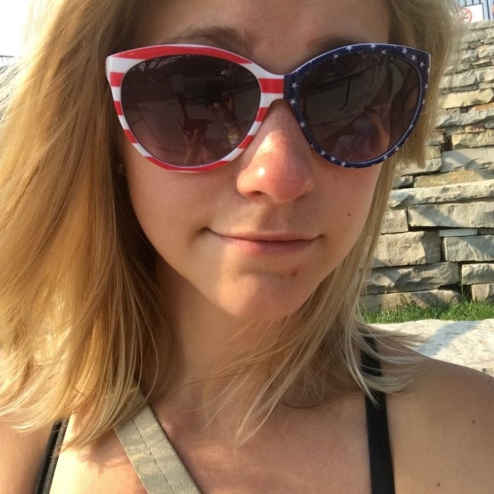 Meet your Posher, Emily